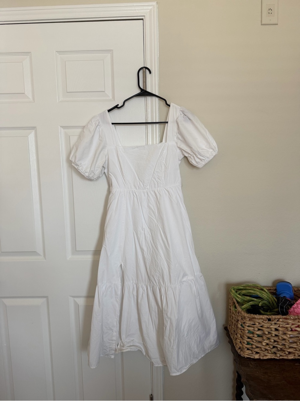 Astr White Puff-Sleeve Square-Neck Midi Dress